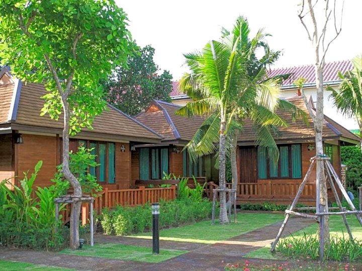 巴卡霍姆度假村(Baan Khao Horm Resort)