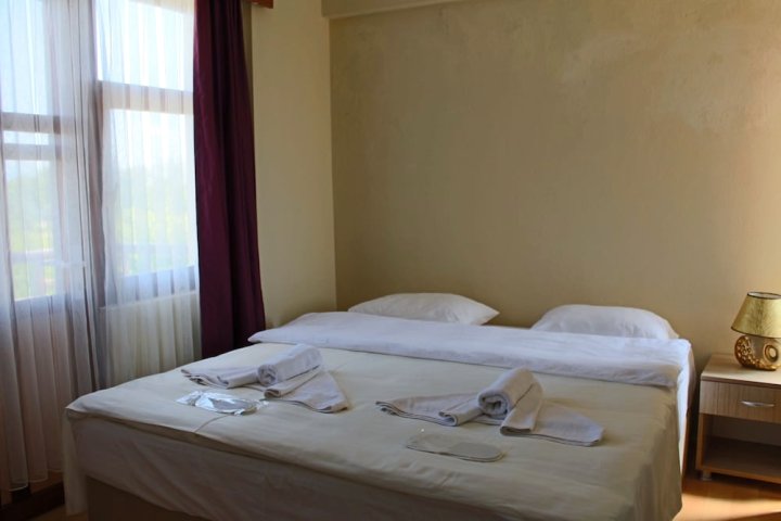 卡拉诺拉酒店(Kalanora Otel)