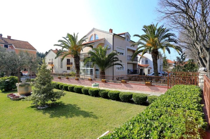 达尔马提亚别墅酒店(Villa Dalmatia)
