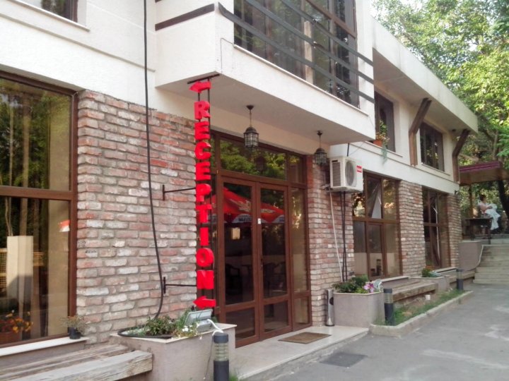 幸运酒店(Lucky Hotel)