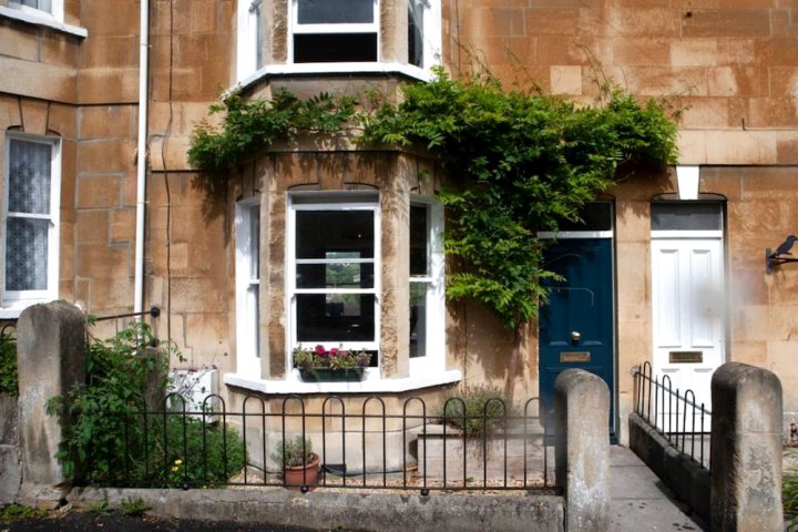 罗马浴场附近辉煌 3 居之家酒店(Splendid 3 Bedroom House Near Roman Bath)