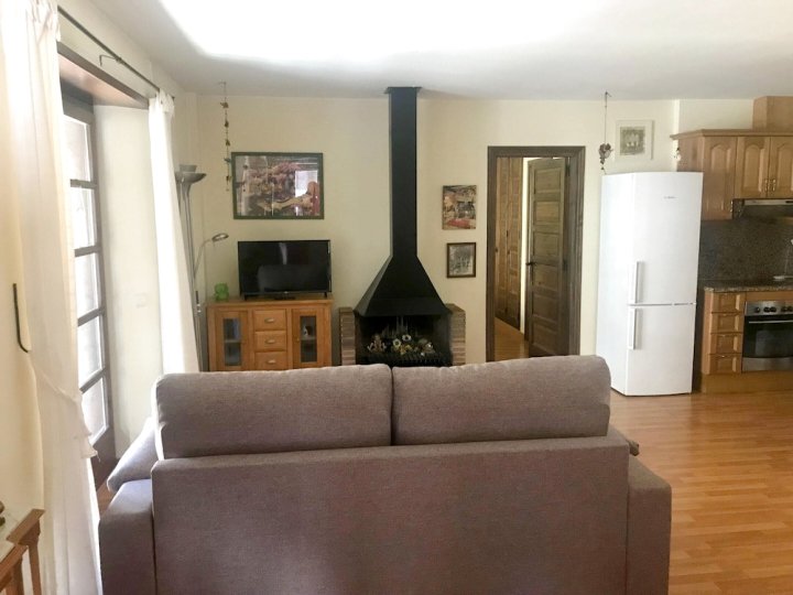 卡尼略 1 居美丽湖景公寓酒店 - 附阳台及无线上网(Apartment with One Bedroom in Canillo, with Wonderful Lake View, Terrace and Wifi)