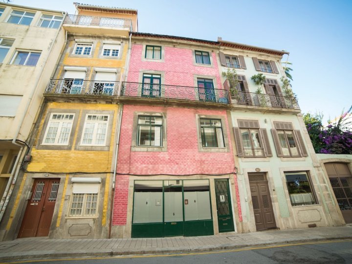 邦巴尔达艺术区欧波图旅客酒店(Oporto Guest Bombarda Art District)