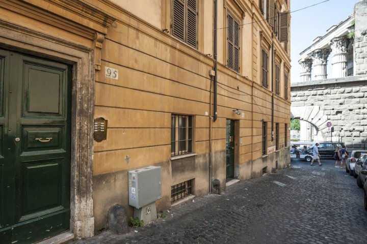 感受罗马 - 巴奇那 95 广场公寓酒店(Rome As You Feel - Baccina 95 Forum Apartment)