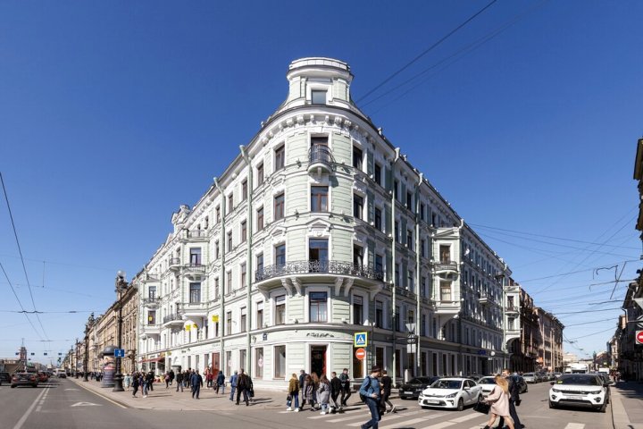 内夫斯基大道上的艺术公寓(Art Apartment on Nevskiy Avenue)