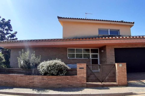 卡内特 - 德阿德里 3 居之家酒店(House with 3 Bedrooms in Canet d'Adri)