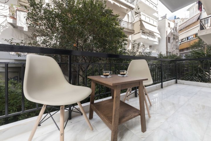 雅典市中心风格及现代公寓酒店(Stylish and Modern Apartment in The Heart of Athens)