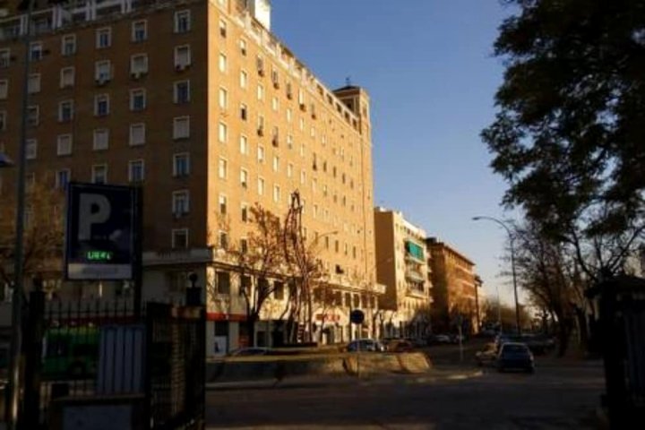 德利西亚斯华丽公寓酒店(Deluxe Apartment Delicias)