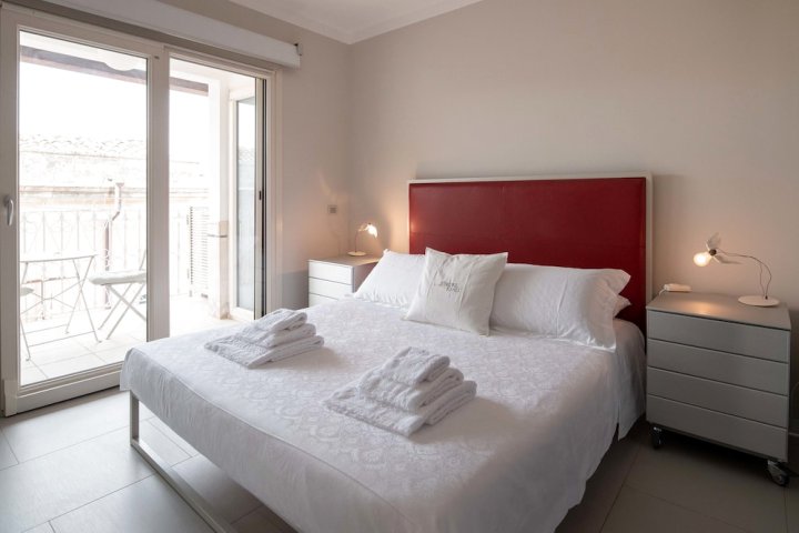 位于奥提伽古城的2卧室公寓-100平方米|带1个独立浴室(La Boheme di Ortigia Luxury - Ortigia Holidays)
