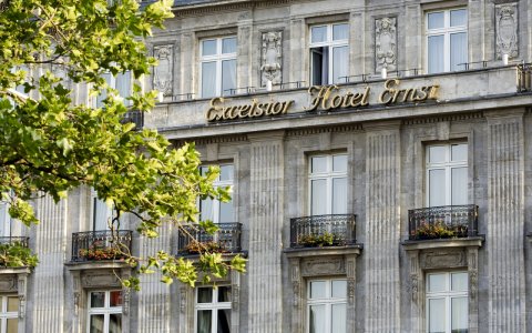恩斯特·艾玛·多姆伊克赛尔瑟酒店(Excelsior Hotel Ernst am Dom)
