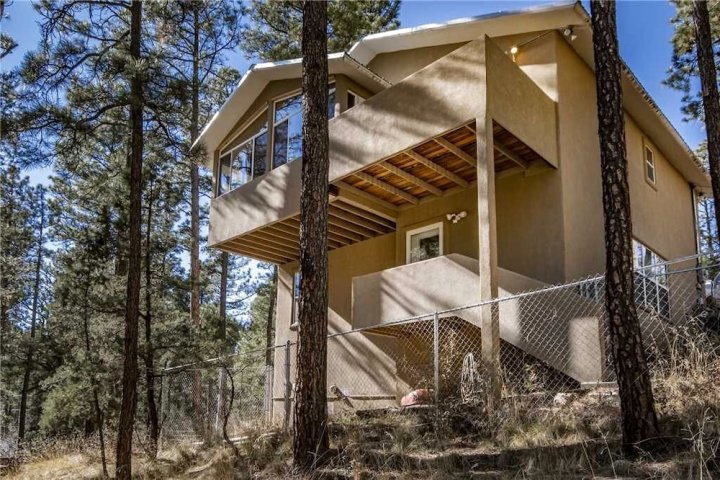 树顶 - 两居小屋酒店(Treetop - Two Bedroom Cabin)