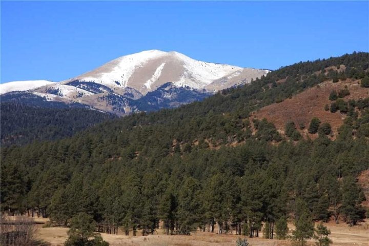 躁动拉比 - 四居小屋酒店 - 附热水浴缸(Ruidoso Rabb - Four Bedroom Cabin with Hot Tub)