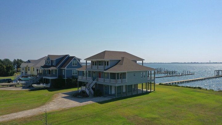 Dolphin Lookout