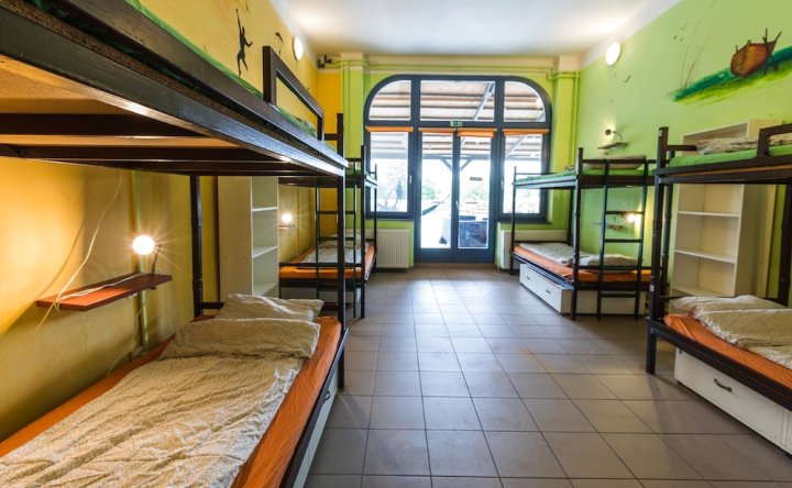 布达佩斯岛上旅馆(Island Hostel Budapest)