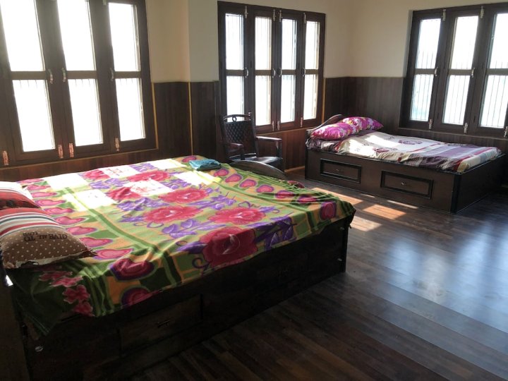 奇塔汪家庭旅馆(Chitwan Homestay)