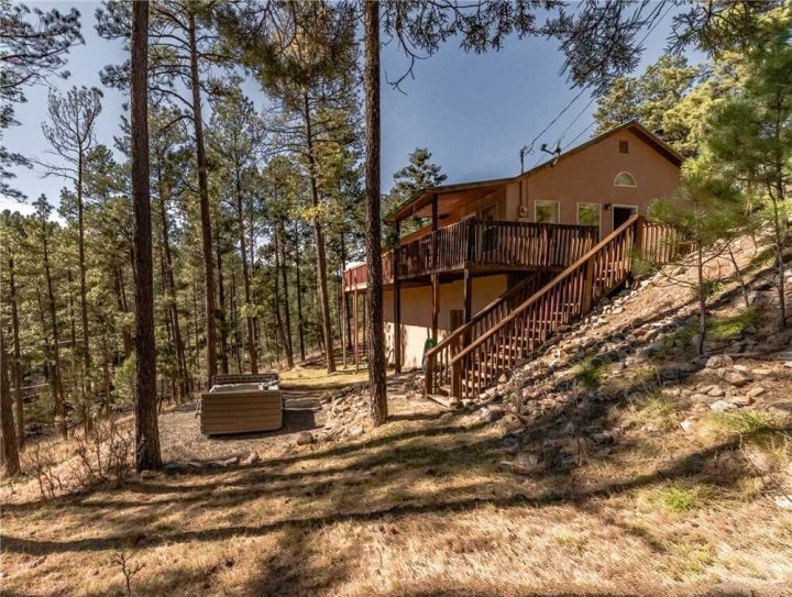 我的喜欢广场 - 三居小屋酒店 - 附热水浴缸(My Happy Place - Three Bedroom Cabin with Hot Tub)