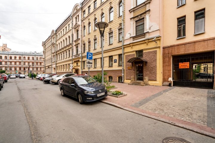 拉迪米尔斯基通道维斯塔公寓酒店(Apartments Vesta Vladimirsky Passage)