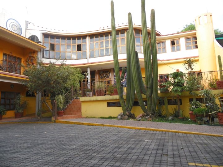 太阳广场酒店(Hotel Plaza del Sol)