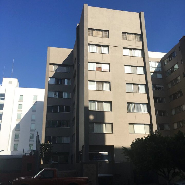 蒂胡雅娜区河滨公寓酒店(Tijuana Zona Rio Apartment)