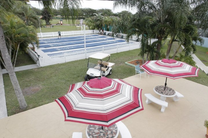 迈阿密艾维格拉德斯酒店(Miami Everglades RV Resort)