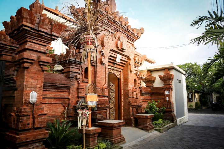 水明漾瓦言楼旅馆(Wayan House Seminyak)