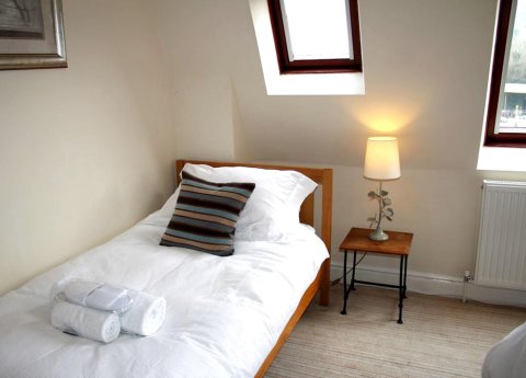 Cotswolds Valleys Accommodation - Exclusive Use Character One Bedroom Family Holiday Apartment