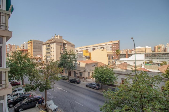 马拉加火车站 2 居公寓酒店(Two Bedroom Apartment Málaga Train Station)