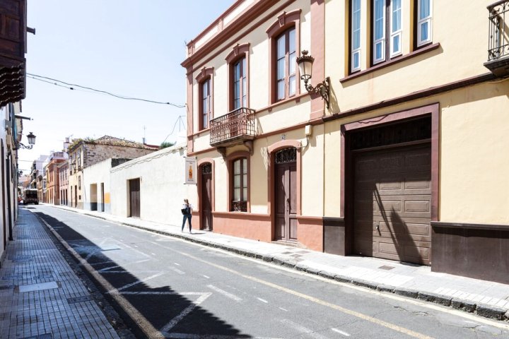 加那利群岛拉古拿传统民宿(Casa Tradicional Canaria en La Laguna Centro)