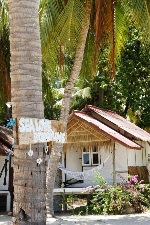 海爱平房酒店(Sea Love Beach Bar & Bungalows)