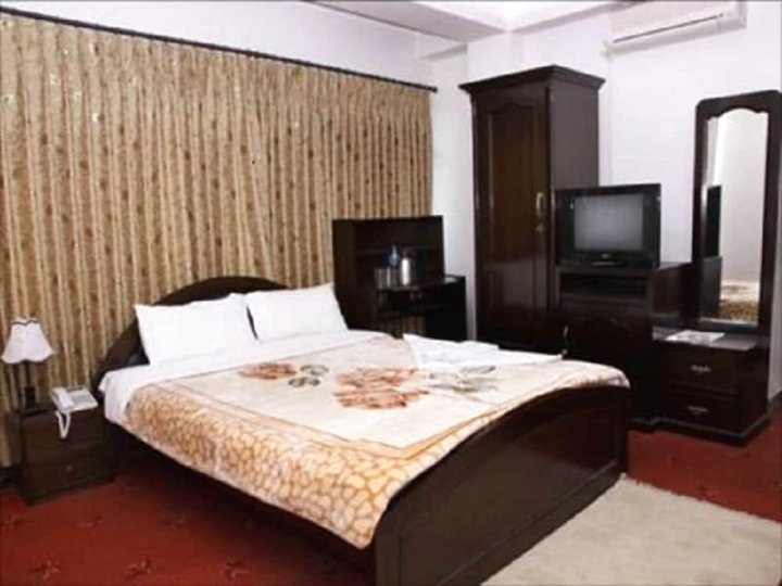 阿拉德亚宫酒店(Hotel Aradhya Palace)