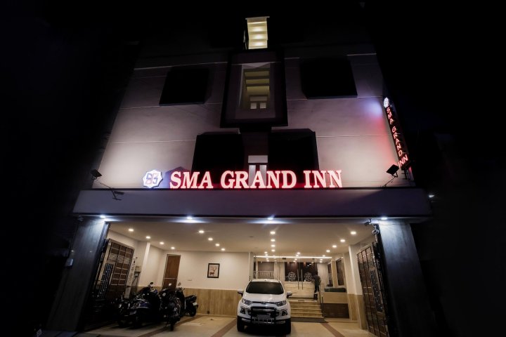 Hotel SMA Grand Inn