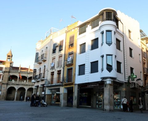 普拉森西亚梅约广场奢华酒店(Plasencia Plaza Mayor Luxury)