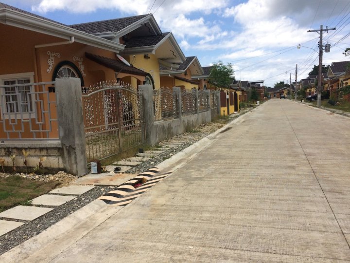 邦劳阿隆那训练中心别墅酒店(Panglao Alona Villa Training Center)