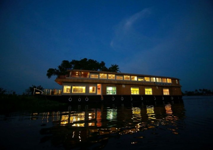 玛斯假日船屋酒店(Mass Holidays Houseboat)