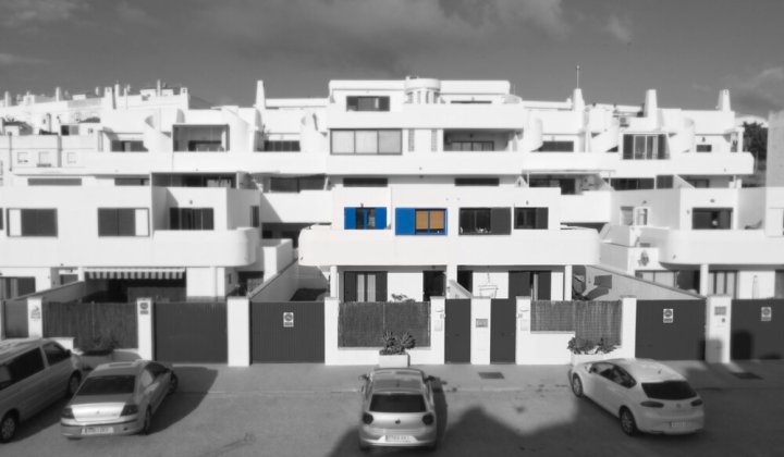 海滩别墅阳台海滩景观酒店(Beach House with Balcony and Beach View)