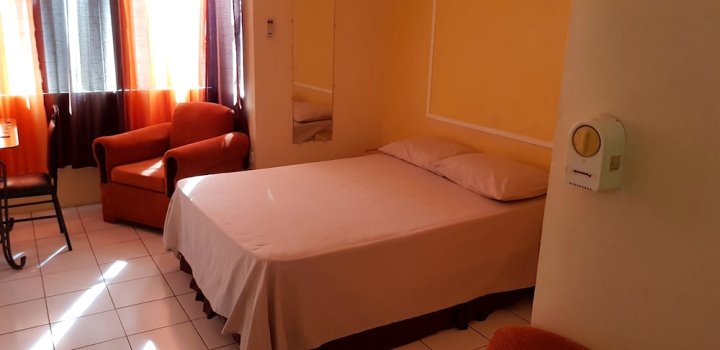 舒适套房酒店 1 号(Comfortable Suite 1)