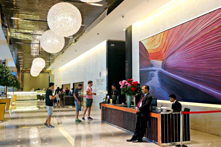 城市景观白金套房酒店(City View Platinum Suites)