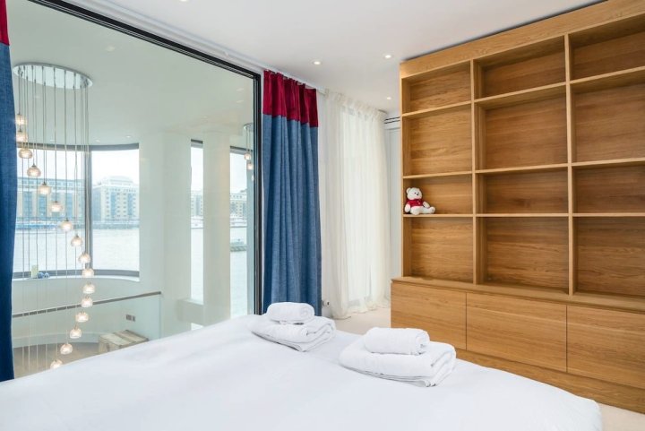 奢华 2 床惊人城市景观公寓 - 沃平(Luxurious 2 Bed, With Amazing City Views - Wapping)