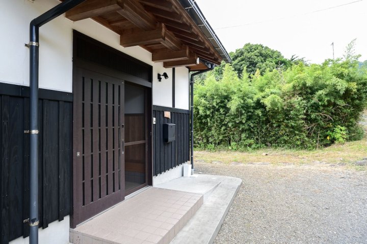 屋久岛南海岸别墅(Yakushima South Coast House)