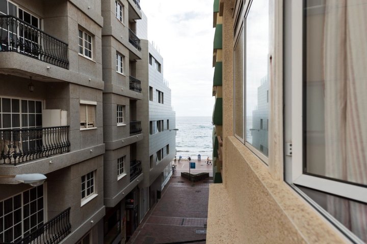 海滩旁 30 号公寓酒店(Apartamento Al Lado de La Playa P30)