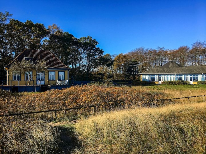 斯凯尔温海滨公寓式客房小屋酒店(Skaerven Beachfront Condos and Cottage)