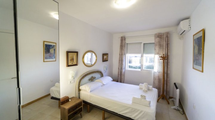 贝蒂斯体育场旁塞维尔出租公寓(RentalSevilla Apartamento Junto Al Estadio del Betis)