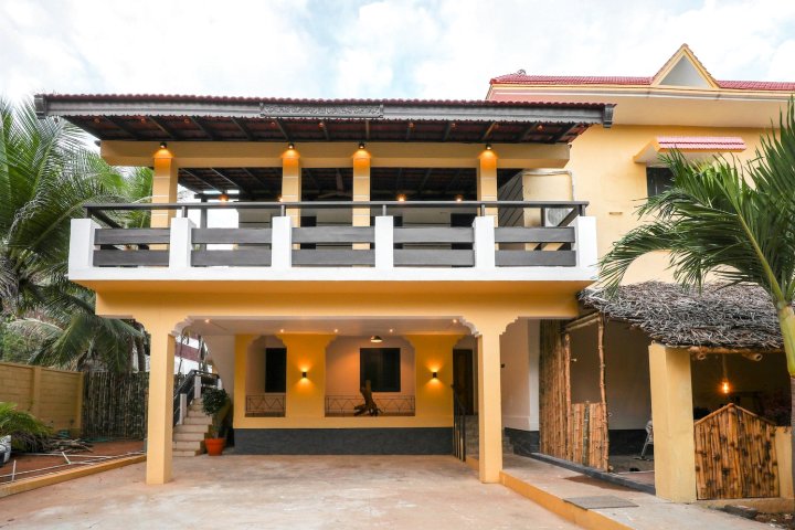 OYO Home 66775 Luxury Stay Studio Near Thiruvanmayur Beach