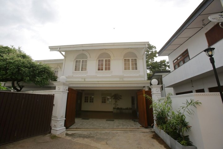 赫拉迪瓦科伦坡 7 号住宅酒店(Heladiva Residence Colombo 7)