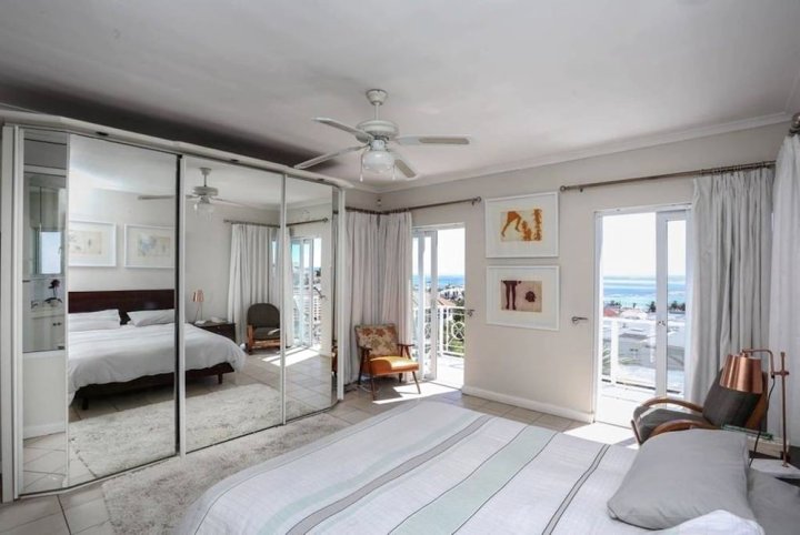 坎波斯海湾 3 居海景别墅酒店(3 Bedrooms Villa in Camps Bay with Ocean Views)