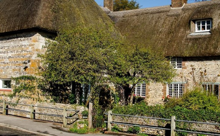 多尔切斯特都铎小屋家庭旅馆(Tudor Cottage Bed & Breakfast Dorchester)