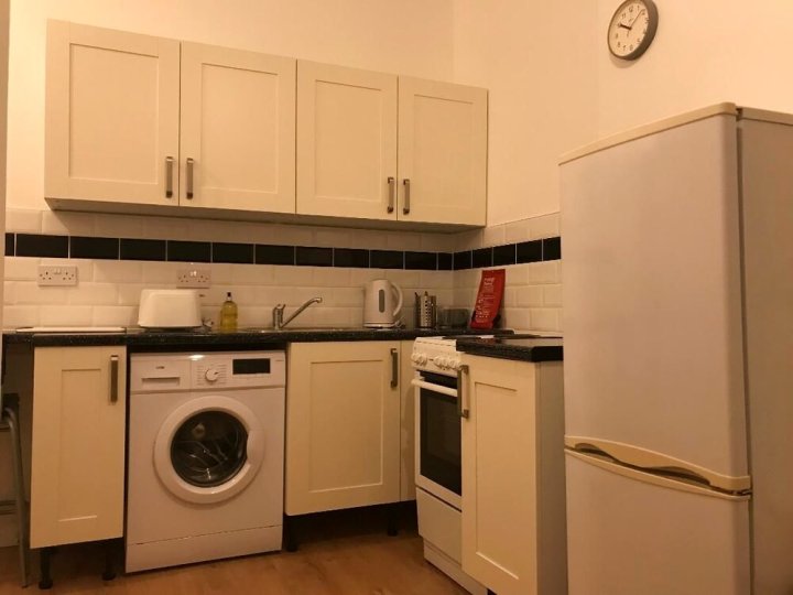 卡地夫罗斯公园 2 居公寓酒店(Two Bedroom Apartment Roath Park Cardiff)