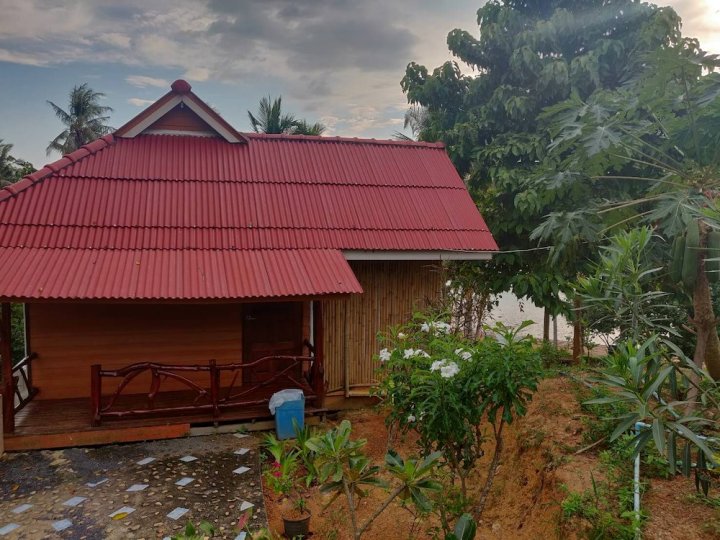 考艾瑶诺岛三只猴子平房酒店(Three Monkeys Bungalows Koh YAO Noi)