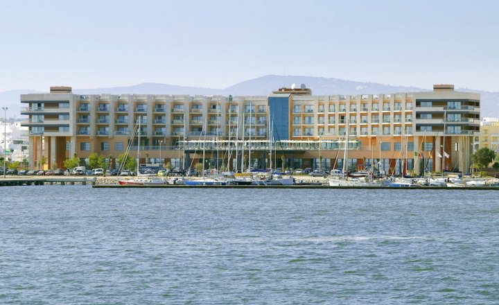 里尔滨海酒店及水疗中心(Real Marina Hotel & Spa)