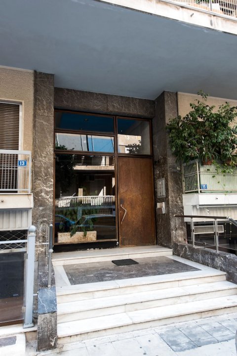 阿提尼安中央花园公寓酒店(Garden Central Athinian Apartments)